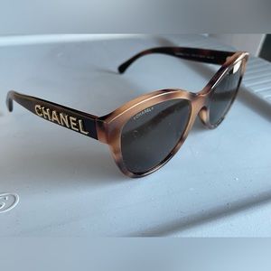 Authentic Chanel PANTOS SUNGLASSES